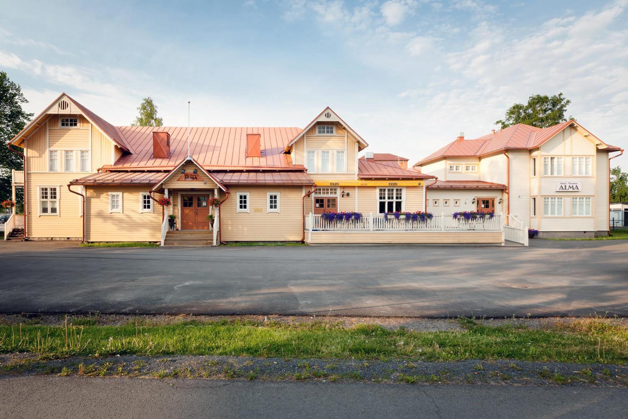 Hotelli-Ravintola Alma Seinäjoki Exterior foto